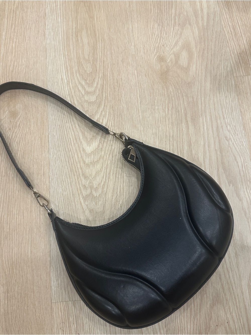 Black Crescent Shoulder Bag - Picture 4 of 4